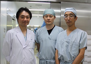 （左から）湯澤副院長、谷岡先生、古閑先生